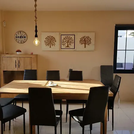 Savinas Villa Yaiza